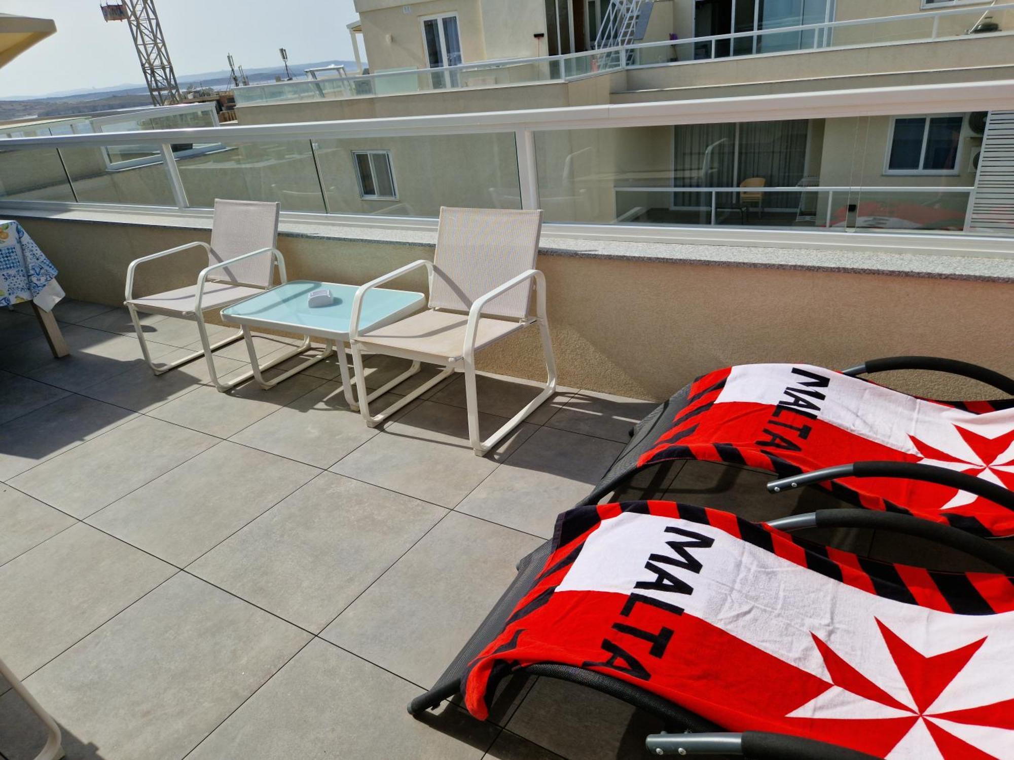 Appartement Sea View New Penthouse Terrace & Garage Parking à San Pawl il-Baħar Extérieur photo