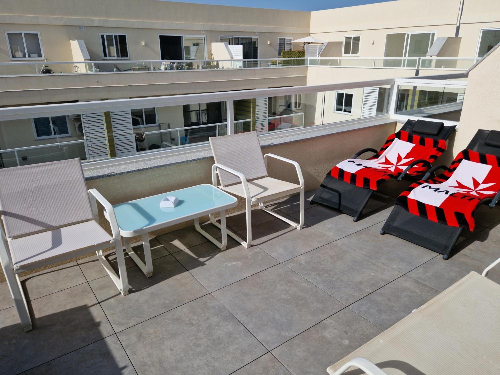 Appartement Sea View New Penthouse Terrace & Garage Parking à San Pawl il-Baħar Extérieur photo