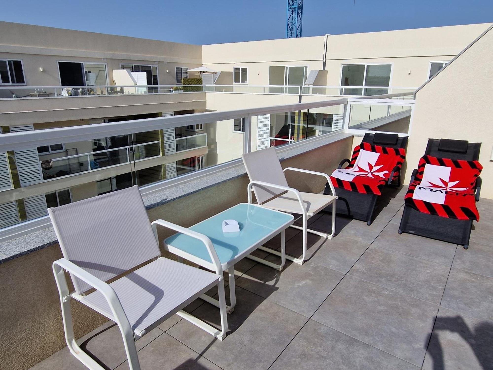 Appartement Sea View New Penthouse Terrace & Garage Parking à San Pawl il-Baħar Extérieur photo